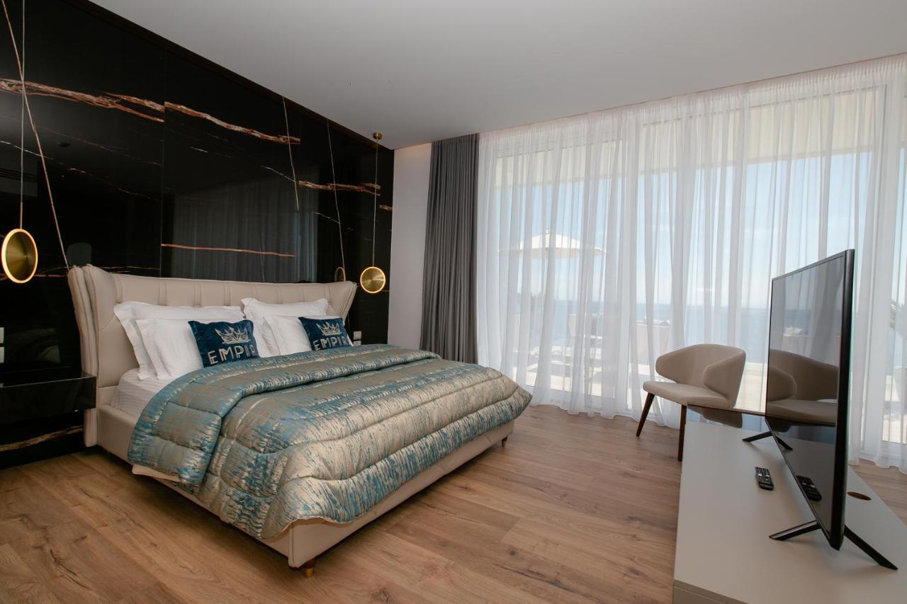 Empire Beach Resort Adults Only Dhërmi Dış mekan fotoğraf